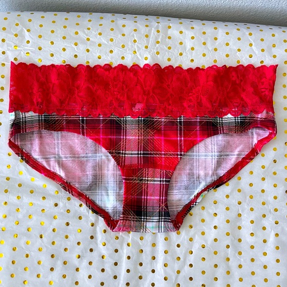 Victoria’s Secret panties - Picture 1 of 4